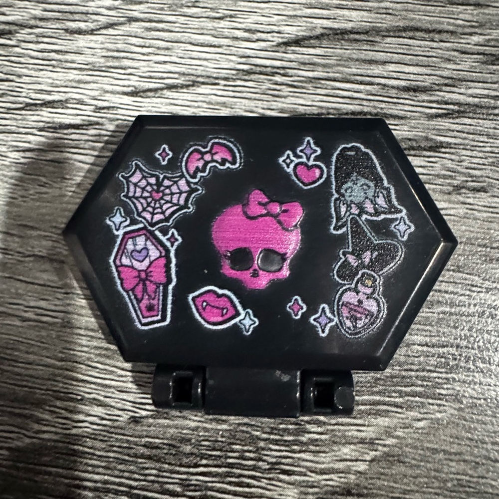 Monster High | G3 Draculaura Skulltimate Secrets Neon Frights Laptop Accessory